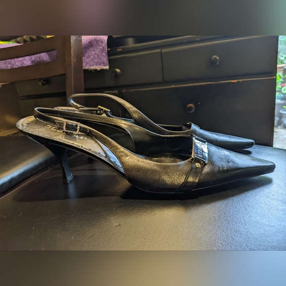 Bcbgirls black slingback low heel leather shoes - Picture 3 of 3